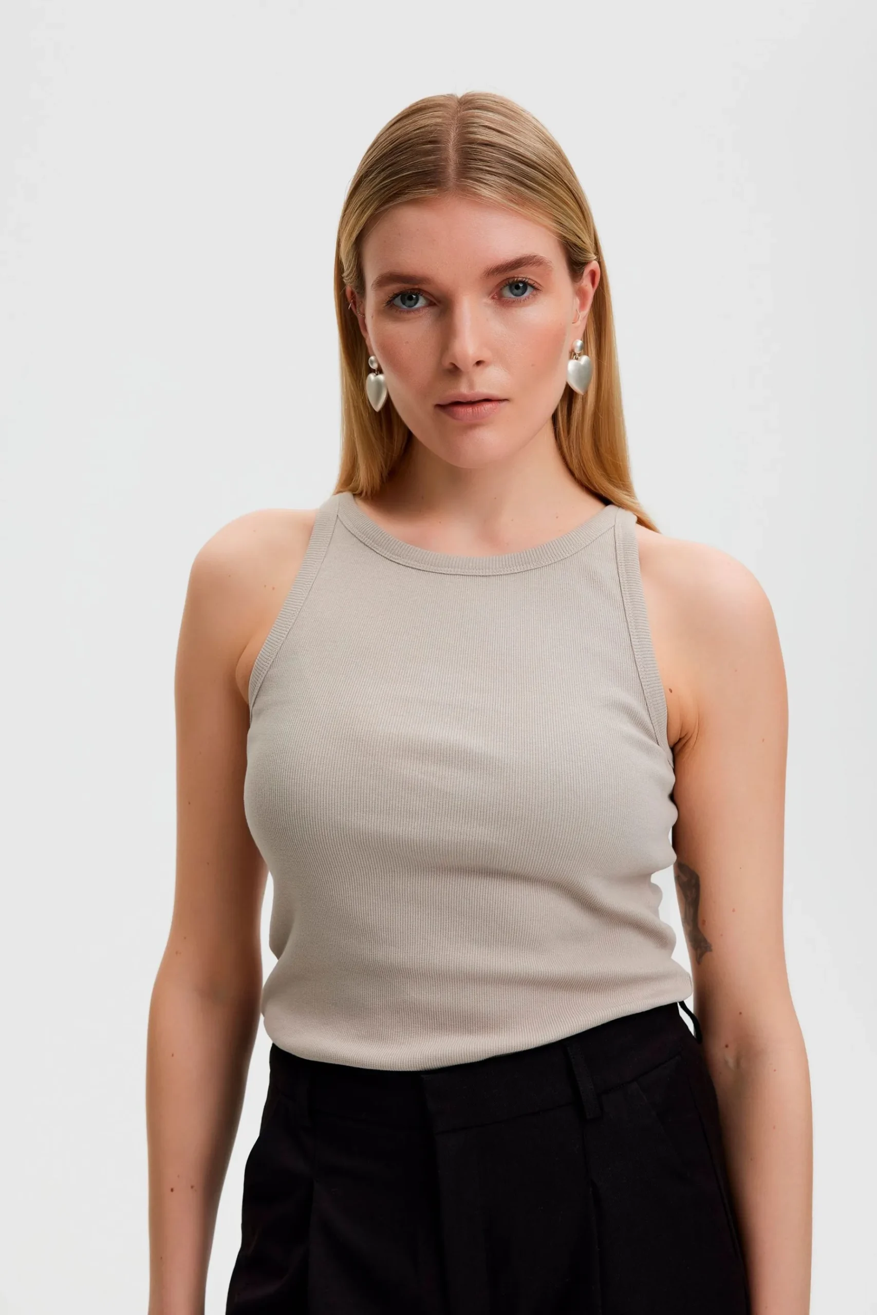 Tops-HUSK Gestuz Drew Singlet - Natural